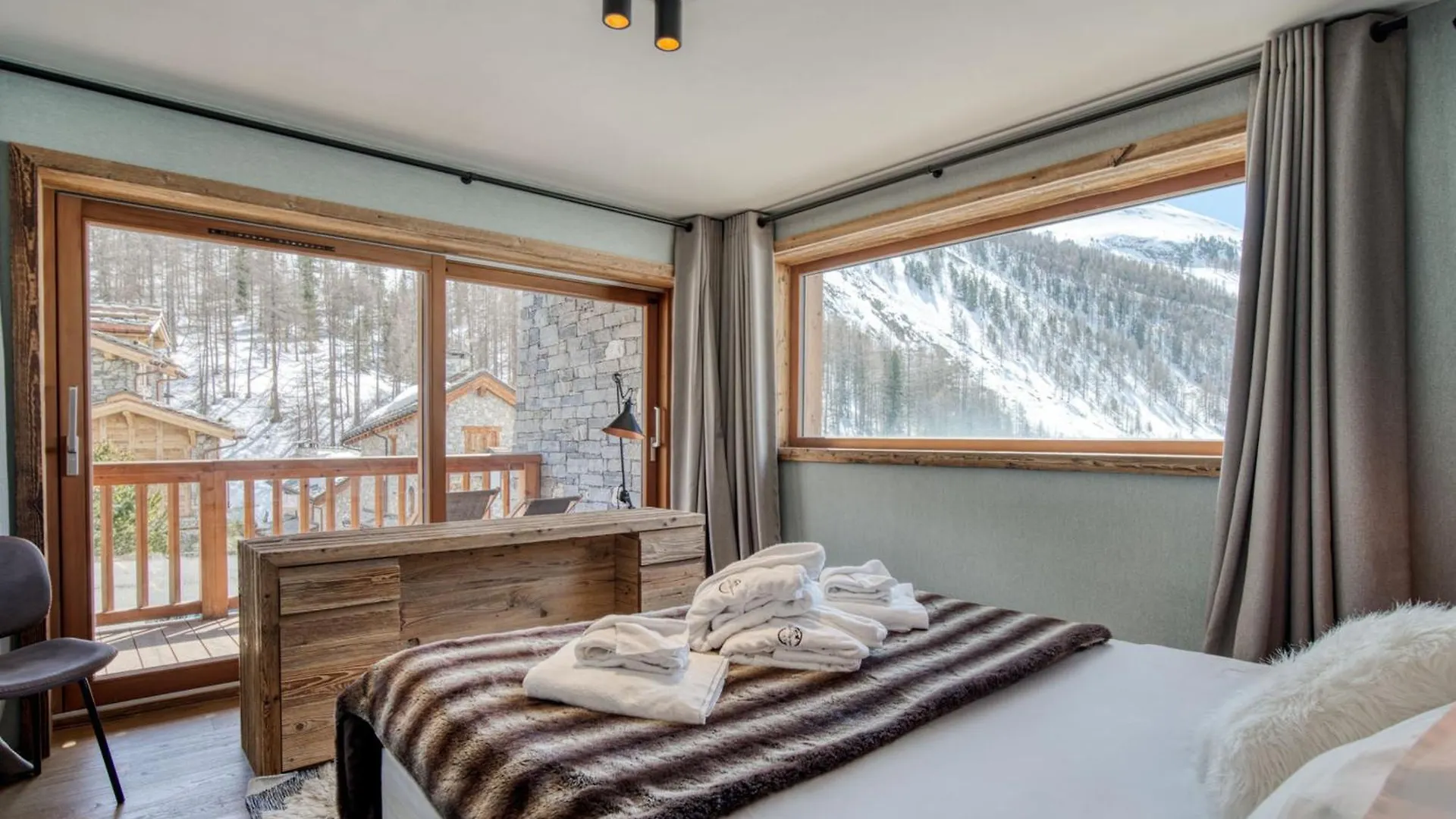 Chalet De Luxe Avec Piscine, Sauna, Hammam, Cinema Et Salle De Jeu - Fr-1-694-3 Val-d'Isere