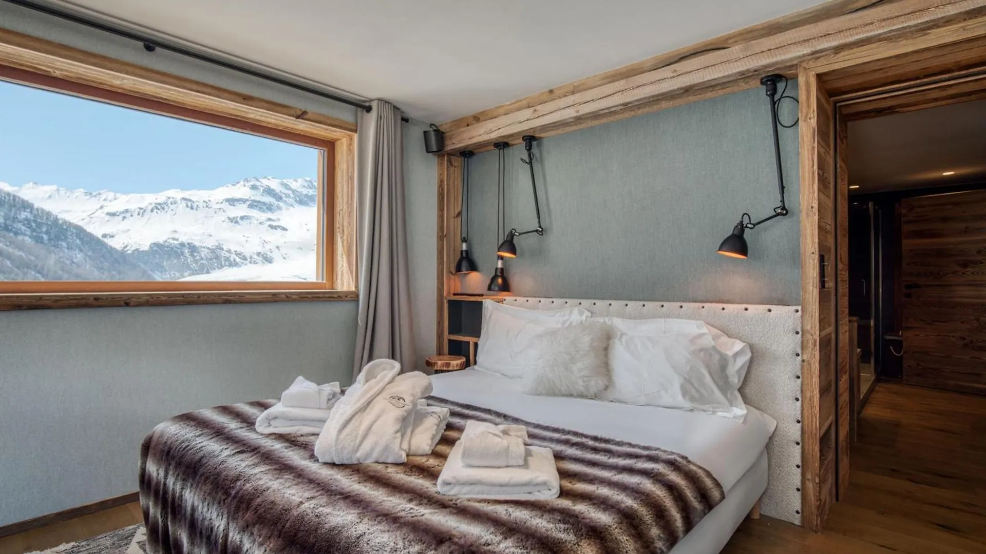 Chalet De Luxe Avec Piscine, Sauna, Hammam, Cinema Et Salle De Jeu - Fr-1-694-3 Val-d'Isere 0*,