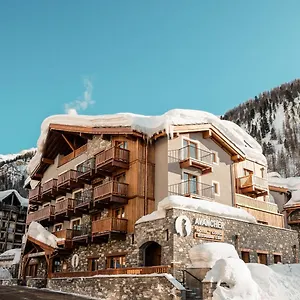 Avancher Hotel